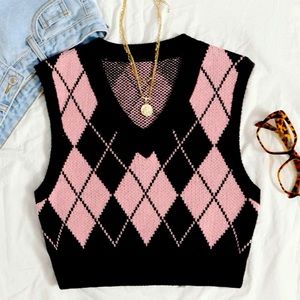 ✨ Pink Argyle Patterned Vest!